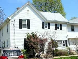 Primary Photo - 1 br, 1 bath Apartment - 8 Denns Pl