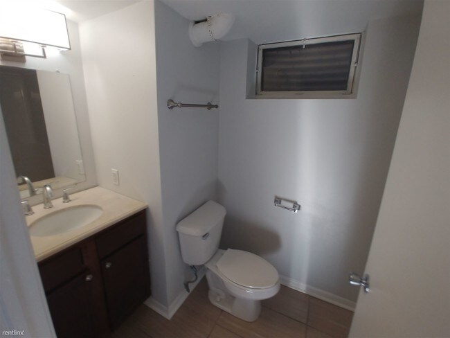 Building Photo - 4 br, 1.5 bath House - 1407 Russet St