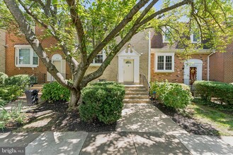 Building Photo - 3116 Valentino Ct