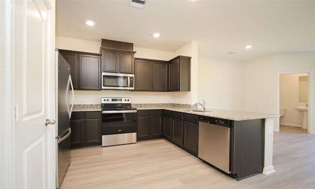 Foto del edificio - 549 Bains St