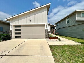 Building Photo - 7704 Daves Landing Dr