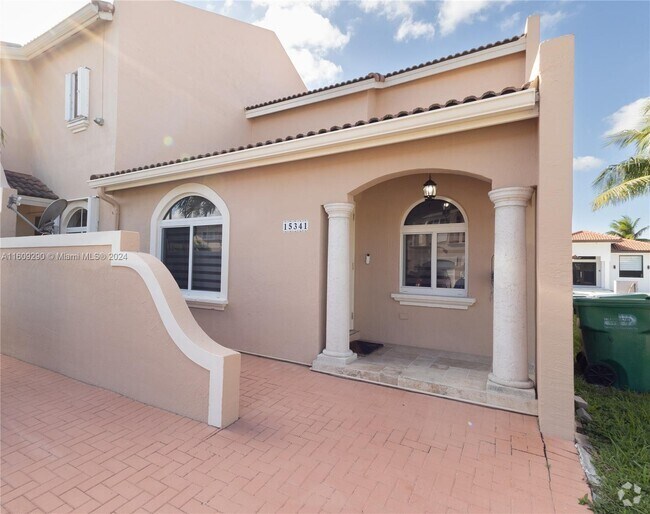 Llanos at Bird Road Apartments for Rent Miami, FL 3 Rentals