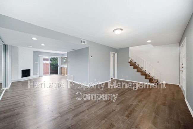 Foto del edificio - 10958 Crown Pk Ln