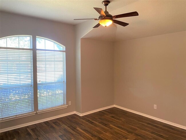 Building Photo - 1066 Cabot Cove