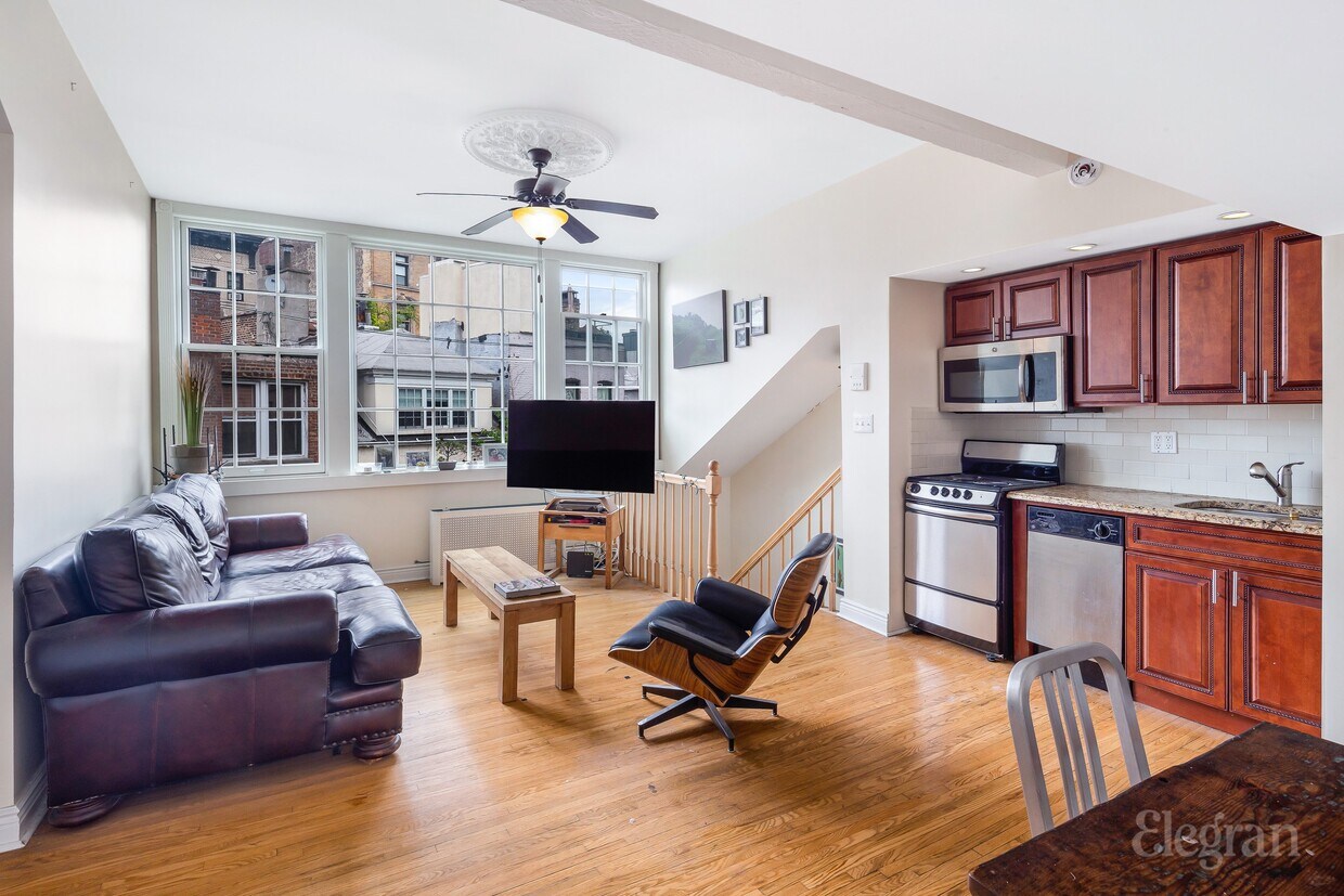Primary Photo - 179 West 4th Street