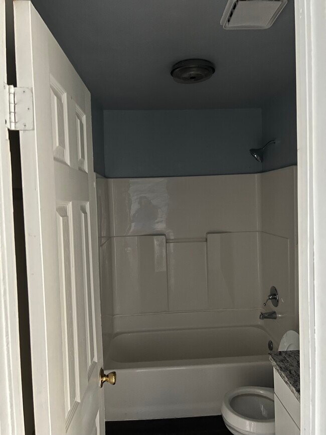 Building Photo - 1302 Quail Cir