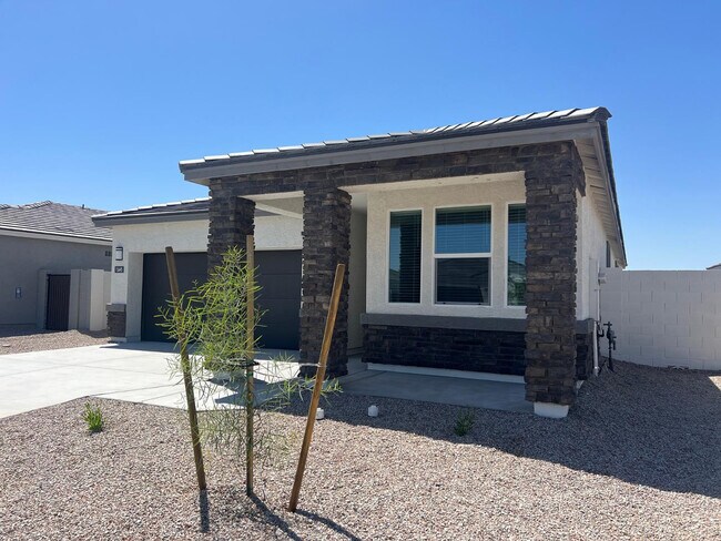 Foto del edificio - 15645 W Desert Hollow Dr