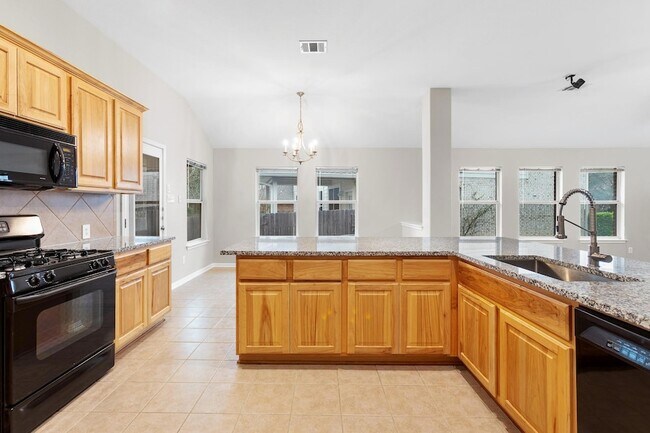 Building Photo - 2205 Speidel Dr