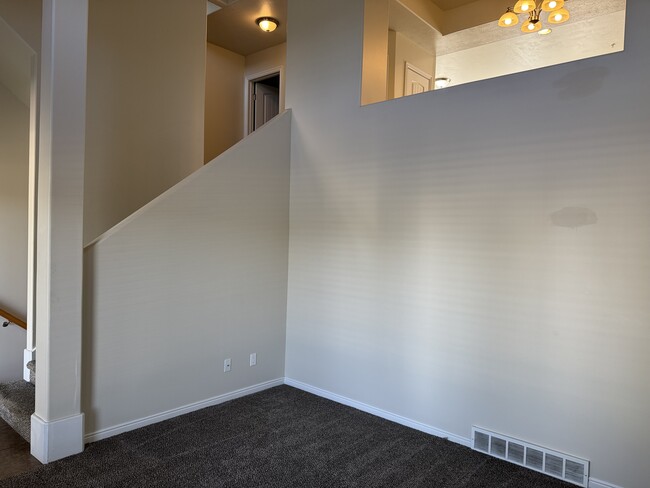 Foto del edificio - 908 N Shepard Creek Pky