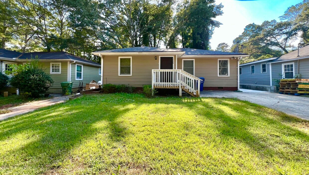 Foto principal - 1528 Pineview Terrace SW