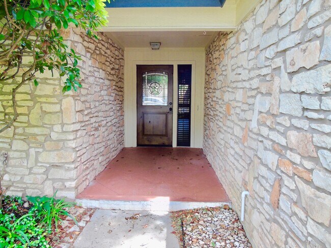 Building Photo - Beautifully remodeled 1 story in Northwood!