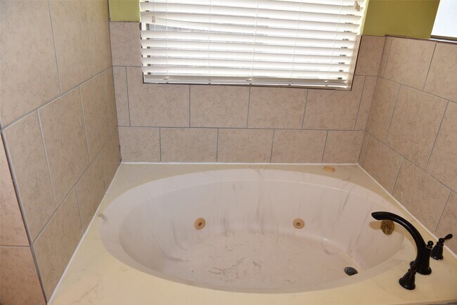 Building Photo - 12134 Ella Lee Ln