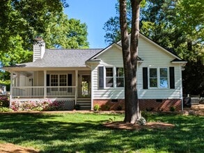 Building Photo - 1025 Stonewater Dr