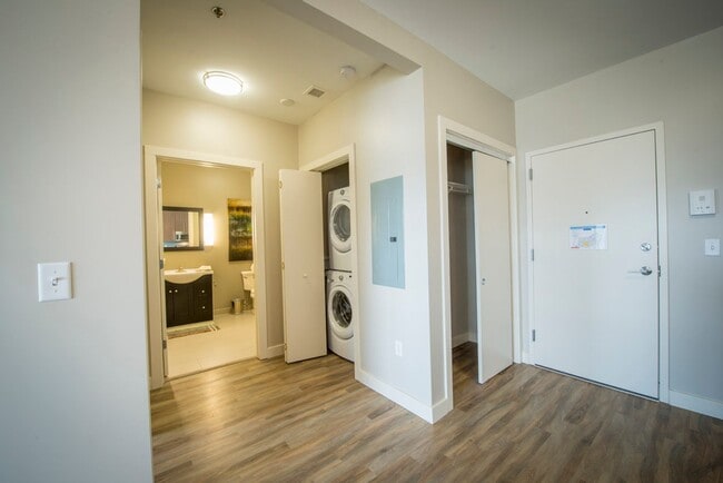 Interior Photo - Seneca Way