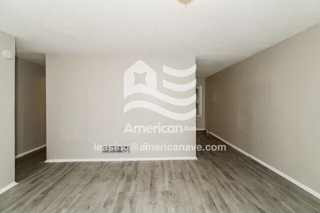 Foto del edificio - 212 Woodcrest Dr