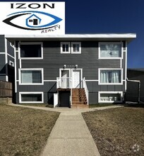 Building Photo - 9619-9619 102 St