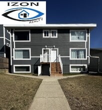 Building Photo - 9619-9619 102 St