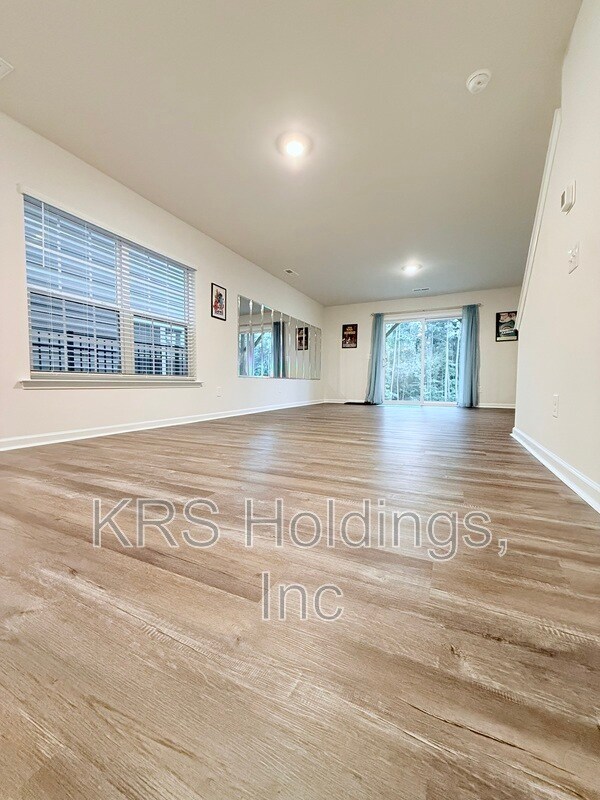Foto del edificio - 4136 Trevino Dr