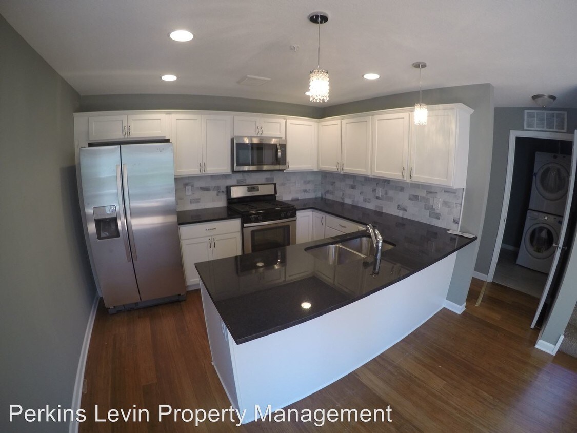 Foto principal - 2424 Lyndale Ave S
