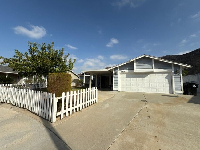 Building Photo - 14884 Rockridge Ln