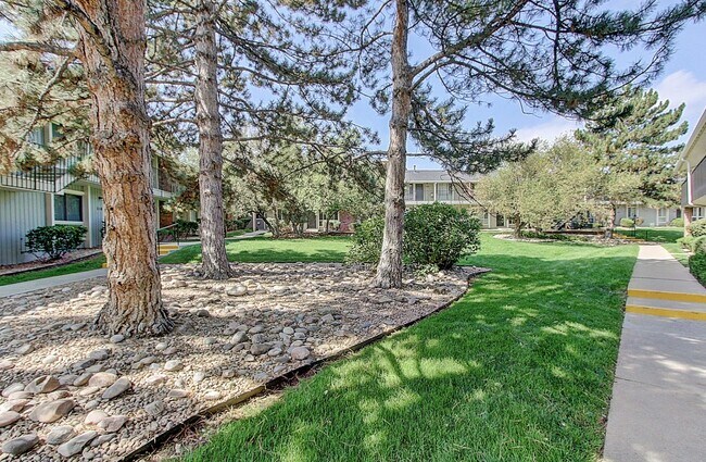 Foto del edificio - 6495 Happy Canyon Rd