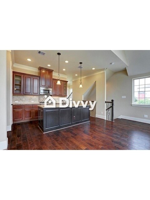Foto del edificio - 2702 Church Wood Dr