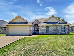 Building Photo - 6501 Gardenia Dr