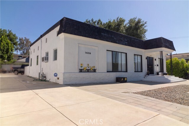 Building Photo - 14356 Greenleaf St