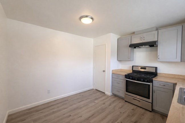 Foto del edificio - Palmdale Apartment 2 bedroom