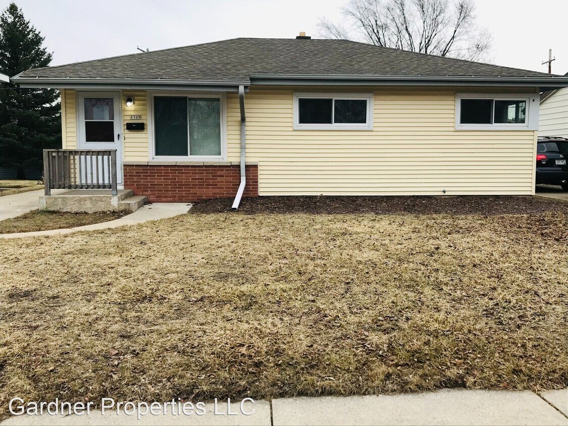 Primary Photo - 3 br, 1 bath House - 8509 W Arden Place