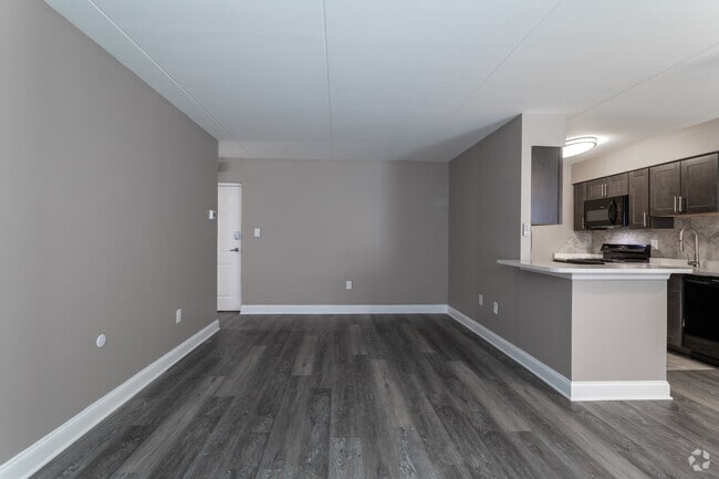 Interior Photo - Gateway Towers