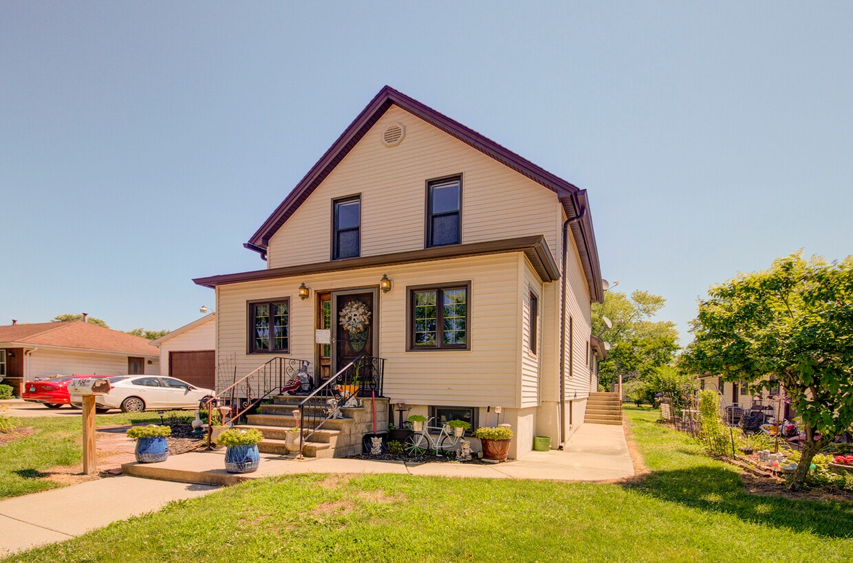 634 Hays St Unit 1F, Rockdale, IL 60436 Condo for Rent in Rockdale