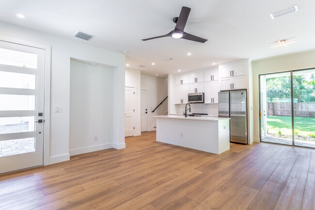 Foto del edificio - 65 W Harding St