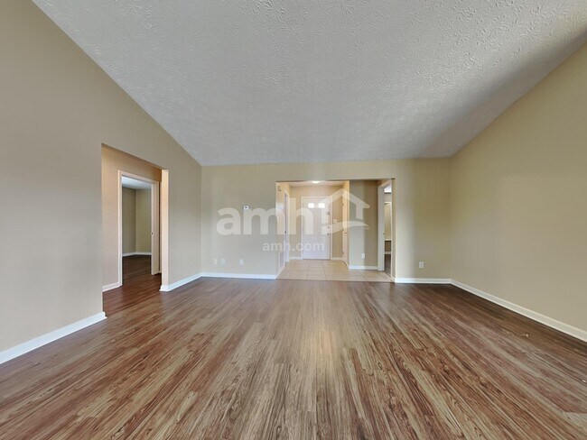 Foto del edificio - 7150 Country Walk Dr