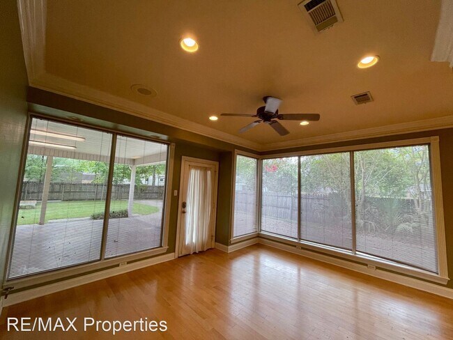 Foto del edificio - 2 br, 2 bath House - 11113 Garrett Dr