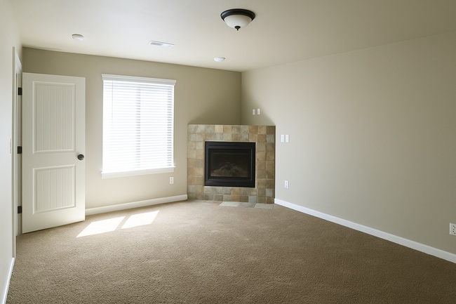 Building Photo - Gorgeous 3x2 townhouse with bonus loft, si...