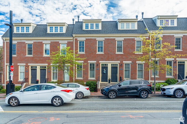 35 Warren Street is located in Boston, MA. - Warren Green Townhomes