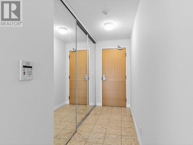 Photo du bâtiment - 68 Grangeway Ave