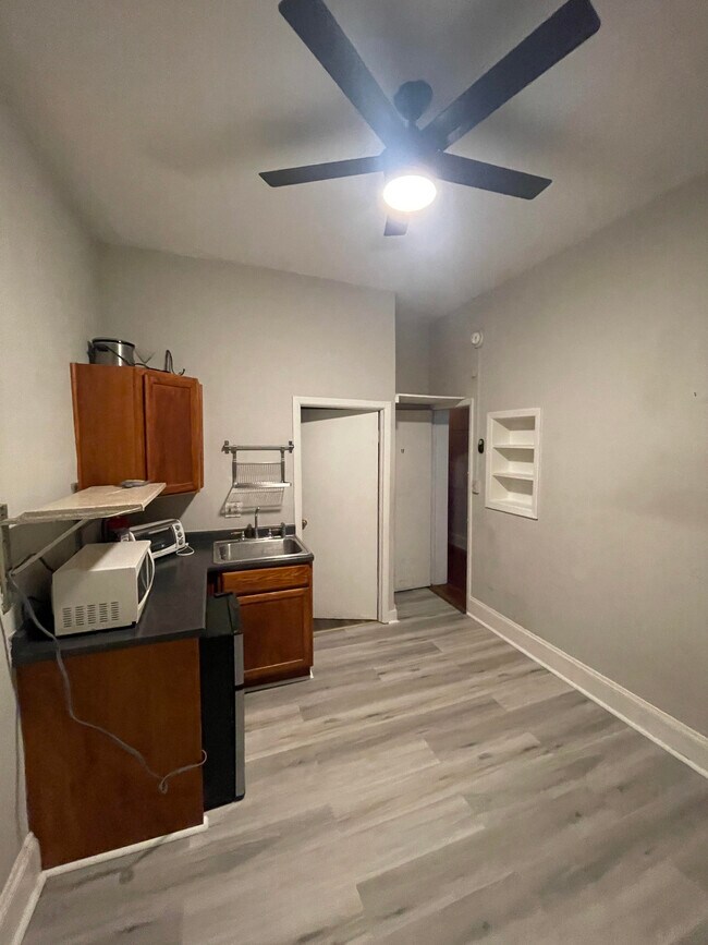 Foto del edificio - 2841 N Calvert St