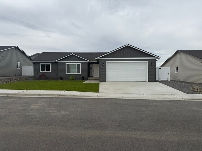 Building Photo - New Construction 3 bed, 2 bath!
