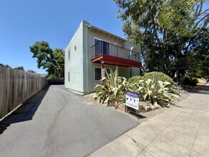 Building Photo - 511-525 Riverside Dr