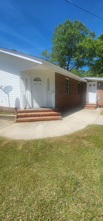 Primary Photo - 201 Better Living Ct
