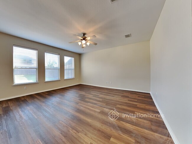 Building Photo - 12412 Sunrise Dr