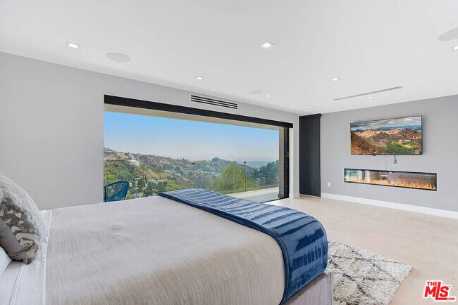 Foto del edificio - 8401 Wyndham Rd