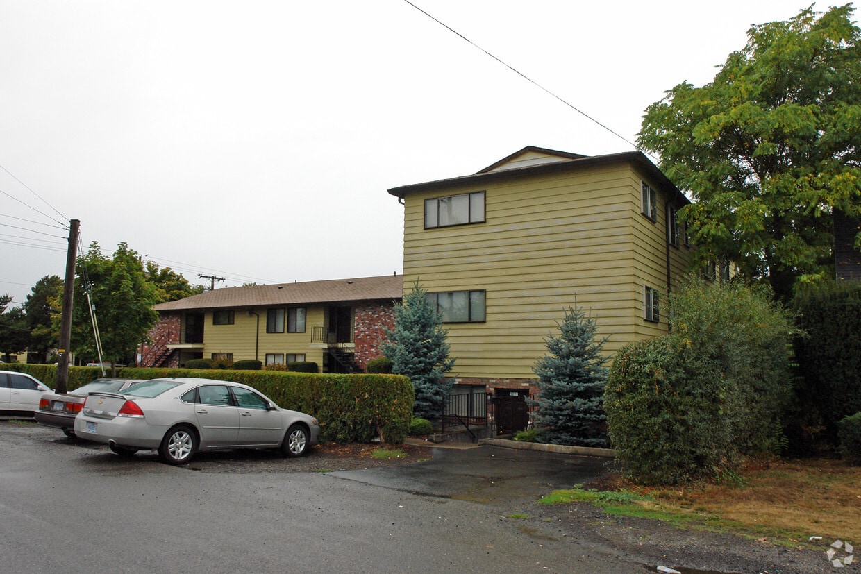 Building Photo - Sixpence Apartments