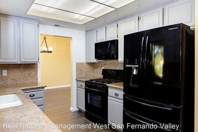 Foto del edificio - 4 br, 3 bath House - 23701 Blythe St,