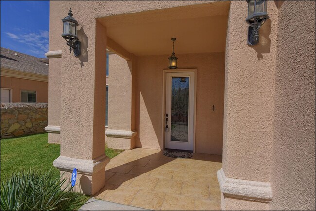 Building Photo - 11409 Pifas Nevarez Pl