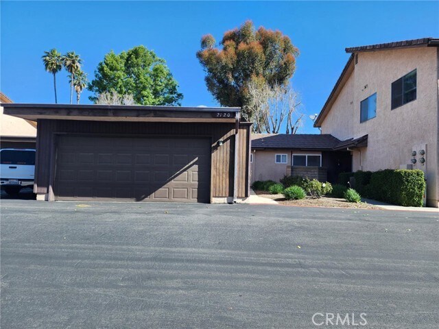 Building Photo - 2120 Jacaranda Ct