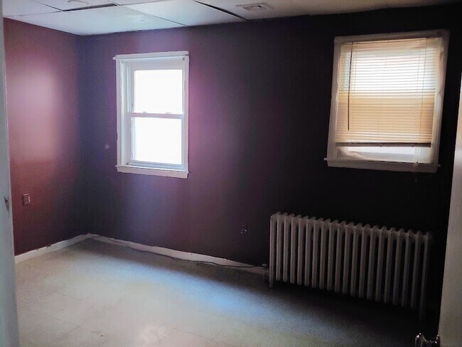 bedroom 1 - 204 N 2nd St