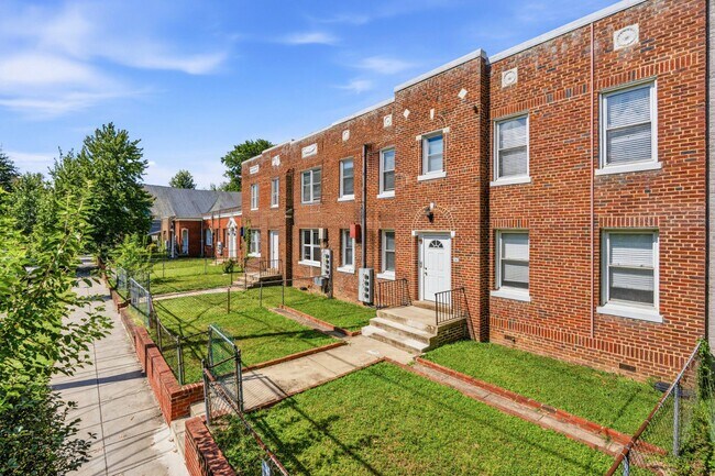 Foto del edificio - 5324 4th St NW